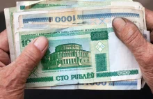 Rosyjski bank Tinkoff oferuję wymianę rubli na dolary po 171 rubli za dolara