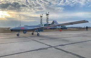 Ukraiński dron Bayraktar pięknie unicestwia ruskiego Buka