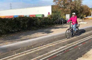 Tory tramwajowe bezpieczne dla rowerzystów i pieszych