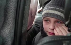 "Zostawiliśmy tatę w Kijowie". Łzy kilkuletniego chłopca, który ucieka...
