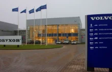 Volvo zawiesza produkcję i sprzedaż aut w Rosji.