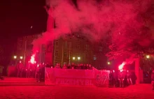 Atak nożownika w Medyce, a potem nocne gonitwy szalikowców za uchodźcami