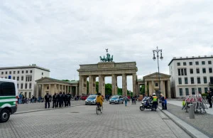 Niemcy: Pierwsze pociągi z ukraińskimi uchodźcami dotarły do Berlina