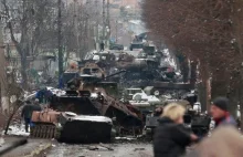 "Och, te korki pod Kijowem". Zdjęcie zniszczonych rosyjskich czołgów robi furorę
