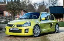 Sportowe Renault Clio V6 z silnikiem o mocy 255 KM sprzedane za szokującą kwotę