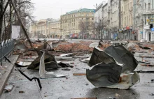 NA ŻYWO: Zmasowane ataki w Ukrainie. "Uderzają w osiedla"
