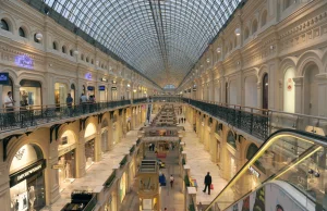 Pustki w galeriach handlowych w Rosji. Połowa sklepów zawiesza swoją działalność