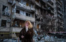Josep Borrell: Rosjanie masowo bombardują, prowadzą wojnę w barbarzyński sposób