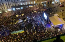 Tysiące ludzi zgromadzonych w Pradze słuchało wystąpienia Zełenskiego