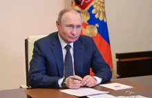 Putin: "Rosja stara się rozwiązać konflikt na Ukrainie w sposób pokojowy"