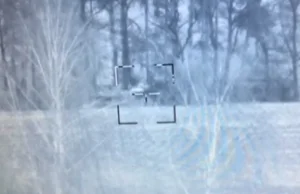 Tak wygląda ostrzał rosyjskiego pojazdu opancerzonego