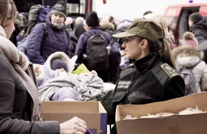 Niemal milion uchodźców z Ukrainy przybyło już do Polski. Fala narasta