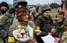Ślub na wojnie. Para pobrała się na punkcie kontrolnym w Kijowie