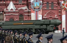 Rosjanie chętnie i dużo mówią o broni nuklearnej. Robią to, żeby nas straszyć.