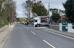 Irlandia: Ciężarówka wjechała w bramę ambasady Rosji