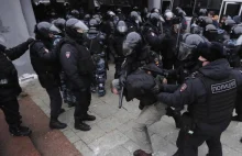 W Moskwie policja ściga szóstoklasistę, bo zapytał o wojnę w Ukrainie