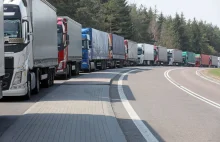 60-latek sam zatrzymuje jadące na Białoruś przez Polskę ciężarówki....