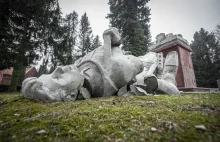 Zniszczono pomnik żołnierza radzieckiego na cmentarzu w Koszalinie