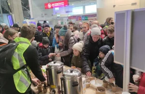 Chaos na Dworcu Centralnym. "Rząd umywa ręce"