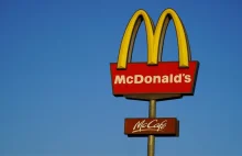Internauci wystawiają jedzenie z rosyjskiego McDonalda na aukcjach internetowych