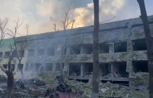 Rosjanie zbombardowali szpital dziecięcy w Mariupolu. Do sieci trafiło nagranie.