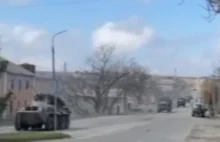 Media: W kierunku oblężonego Mariupola zmierza rosyjska kolumna wojskowa