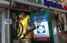 Rosja ma lekarstw na trzy miesiące. Pacjenci szturmują apteki