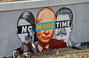 Hitler, Putin i Stalin w jednym stali rzędzie. Nowy mural Tuse w Gdańsku.