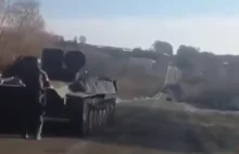 Rosyjski czołg zmiażdżył samochód osobowy. Spłonął chłopczyk