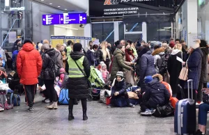 MSWiA odwołuje specjalne pociągi dla uchodźców do Niemiec.