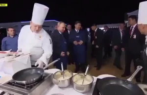 Kiedy Putin próbuje komuś podać ręke..