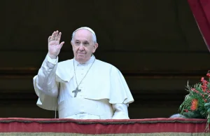 Jednego ważnego słowa brakuje w wypowiedziach papieża Franciszka. Dlaczego?