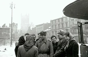 Rosjanie demolują miasta Ukrainy. Oto śląskie miasta, które spalili w 1945