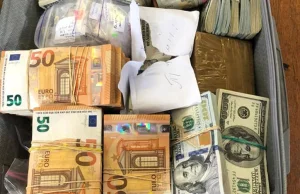 Pracownik ukraińskiego MSZ przyłapany na próbie wywiezienia pieniędzy z kraju