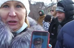 Matka rosyjskiego żołnierza na antywojennym proteście: "Zwróćcie matkom synów"