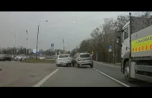 Zderzenie dwóch samochodów na ul. Warszawskiej w Bielsku-Białej