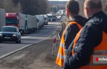 Kierowcy z Rosji krzyczeli, że Ukraińcy to naziści, którzy sami siebie zabijają.