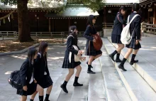 Japonia: Uczniowie musieli farbować włosy i nosić jednakową bieliznę
