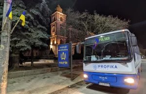 Polska: Kupili autobusy i ratują matki z dziećmi z Ukrainy.