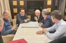 Zelensky spotkał się z Morawieckim i Kaczyńskim w Przemyślu? ;)