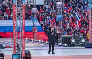 Gigapanorama z przemówienia Putina - ilu snajperów widzisz?