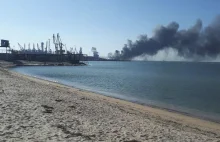 Rosyjski statek desantowy zniszczony w porcie w Berdiańsku