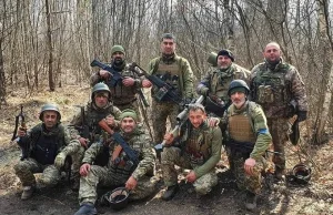 Ochotnicy gruzińscy na czele z byłym ministrem obrony Gruzji bronią Ukrainy