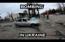 Jazda rowerem po Kijowie w czasie bombardowania
