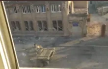 Ruski T-72B uszkodzony za pomocą NLAW z okna (Mariupol) :)
