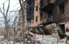 Atak Rosjan na obiekt Czerwonego Krzyża w Mariupolu. "To jedno z...