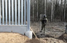 Białoruskie służby demolują maszyny na budowie granicznej zapory