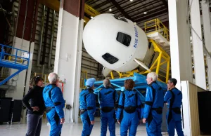 Czwarty załogowy lot w kosmos rakiety Jeffa Bezosa - nie przegap!