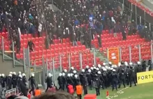 Zamieszki na stadionie Widzewa. Mecz został przerwany. Interweniowała policja