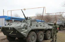 Rosjanie zwożą sprzęt wojskowy, w tym rakiety, pod granicę z Białorusią